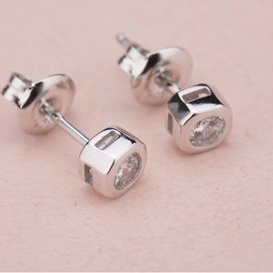 Stud Crystal Earrings white Gold
